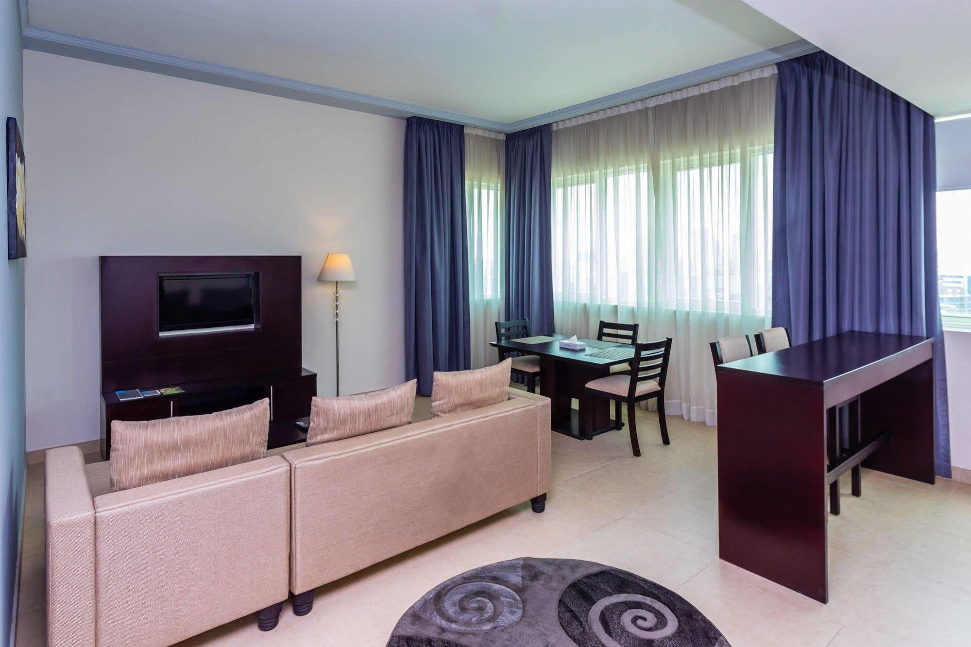 אבו דאבי Tower Hotel Apartments מראה חיצוני תמונה