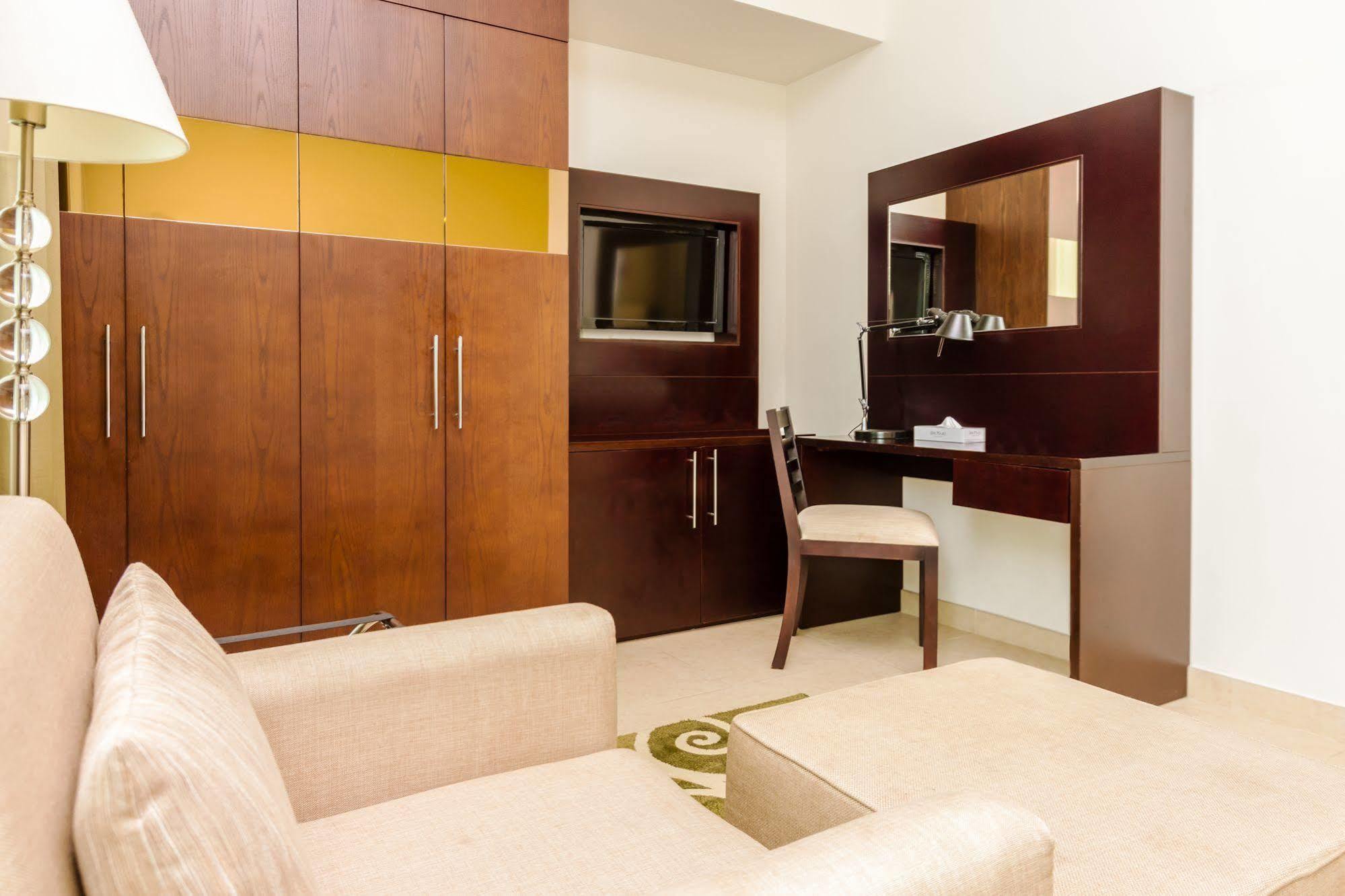 אבו דאבי Tower Hotel Apartments מראה חיצוני תמונה