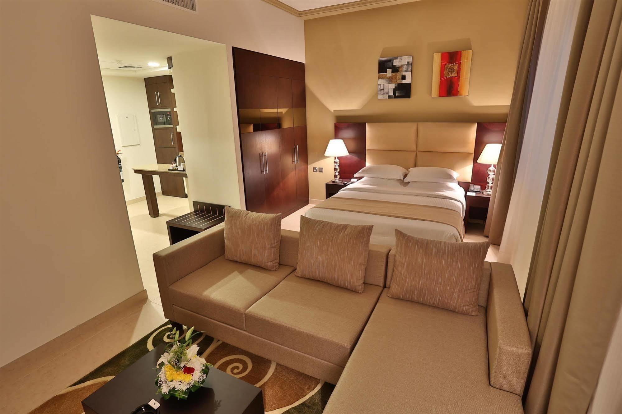 אבו דאבי Tower Hotel Apartments מראה חיצוני תמונה