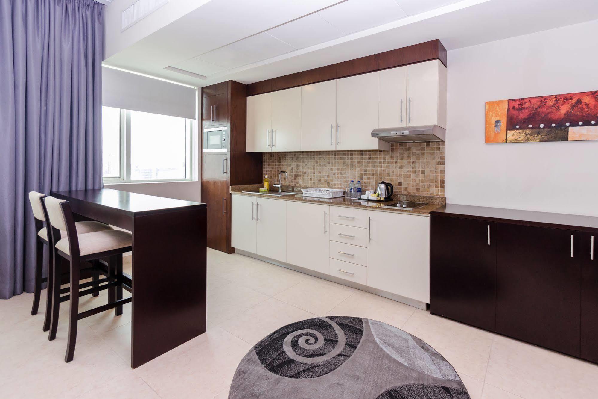 אבו דאבי Tower Hotel Apartments מראה חיצוני תמונה